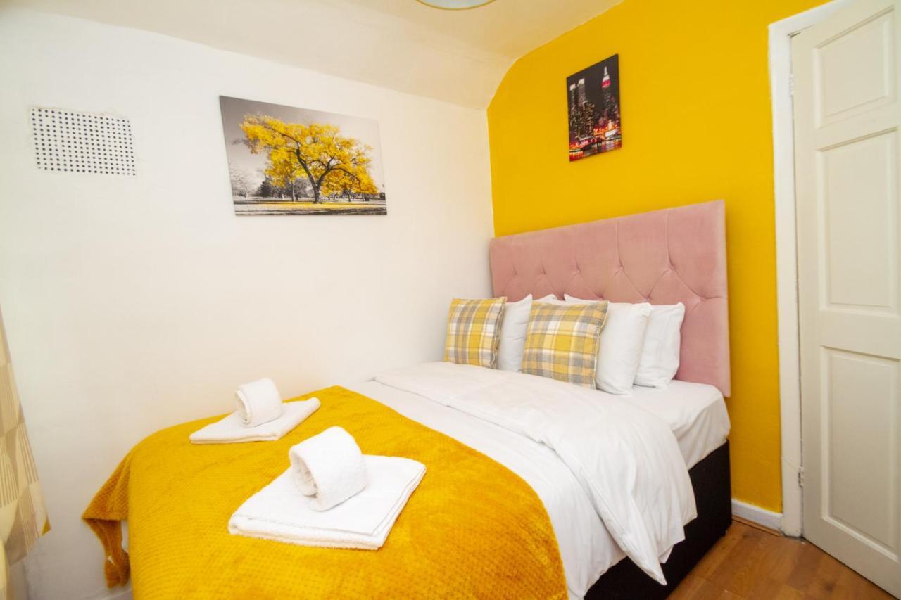 Allen Wednesbury Accommodation Bagian luar foto