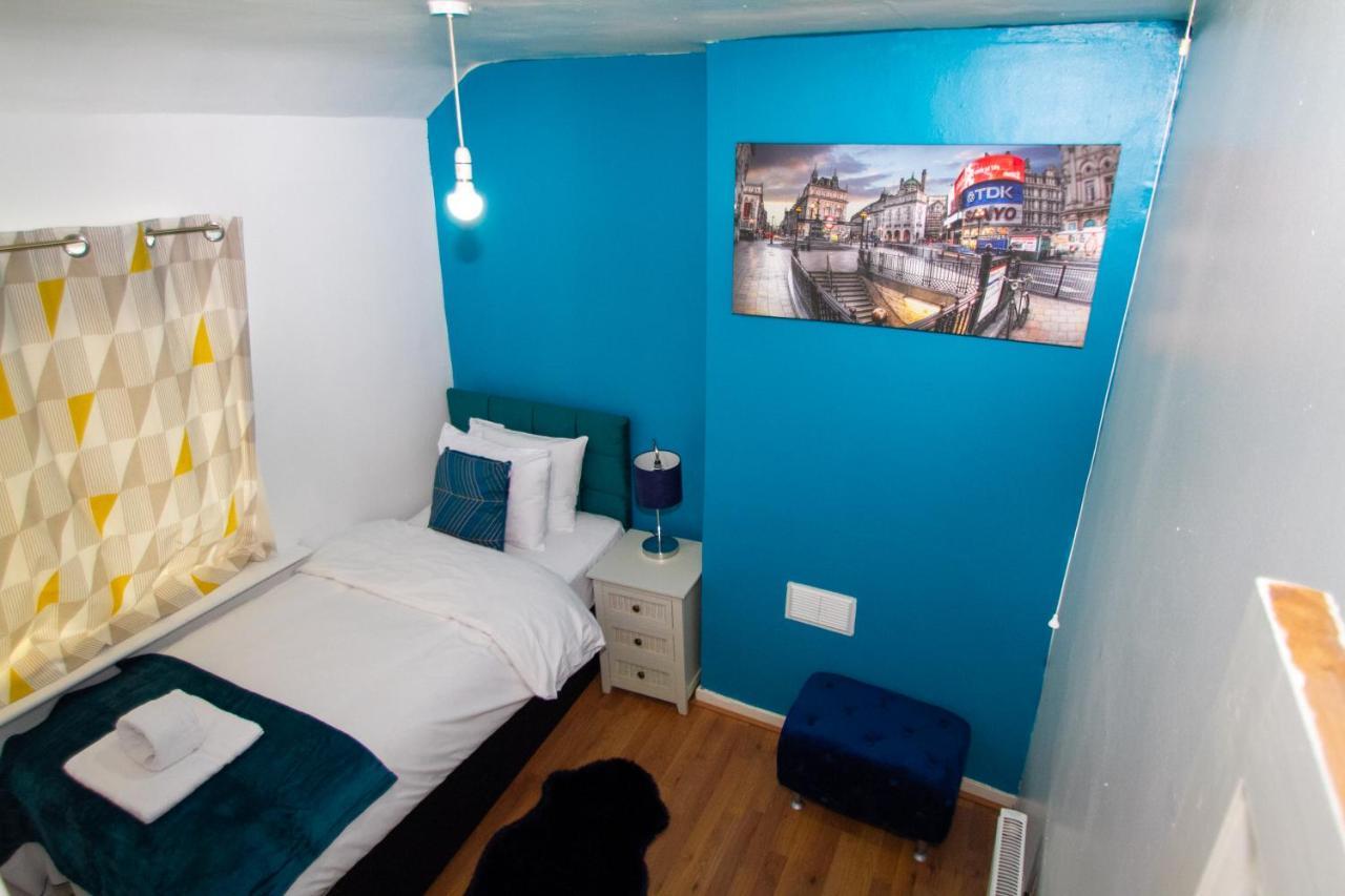 Allen Wednesbury Accommodation Bagian luar foto